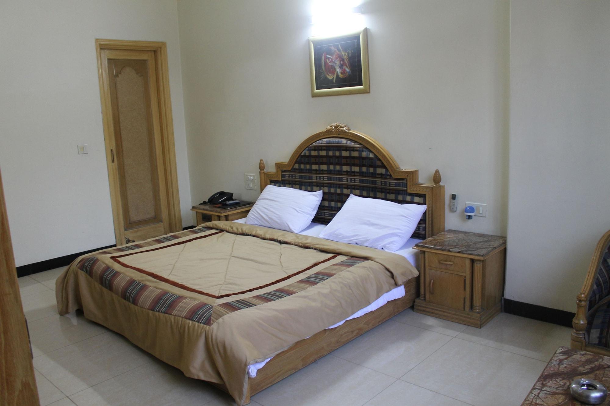 Hotel Sunstar Residency Delhi  Exterior photo