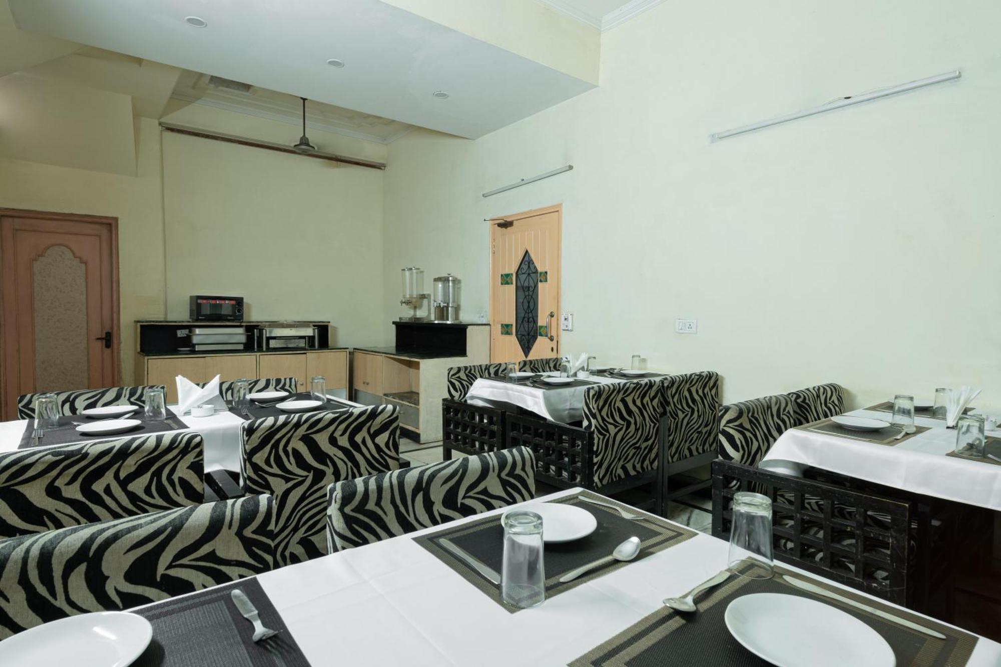 Hotel Sunstar Residency Delhi  Exterior photo