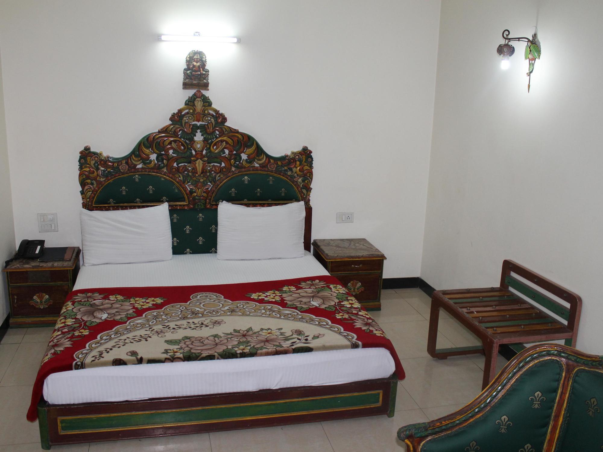 Hotel Sunstar Residency Delhi  Exterior photo